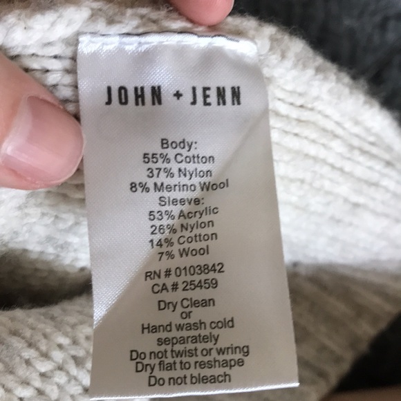 John + Jenn- cowl neck pullover Sweater-S/P - Picture 14 of 14